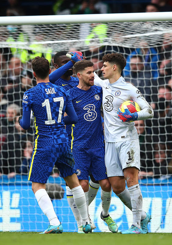 亚冠赛程吃紧；切尔西今夜绝杀压哨；管理层满意；球探报告显示潜力的简单介绍