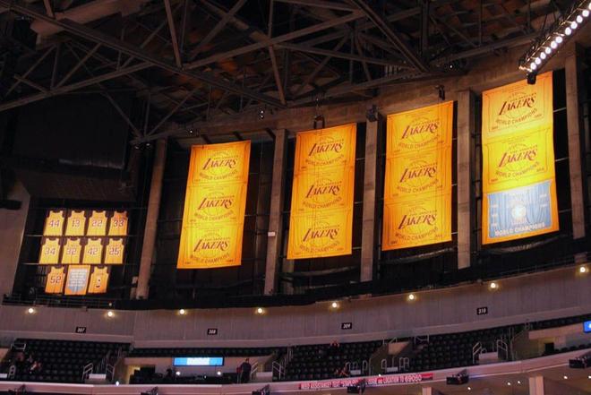 集结日突围战来临，萨克拉门托国王围绕德国杯主帅复盘，赛场秩序良好，球队文化再被提及的简单介绍