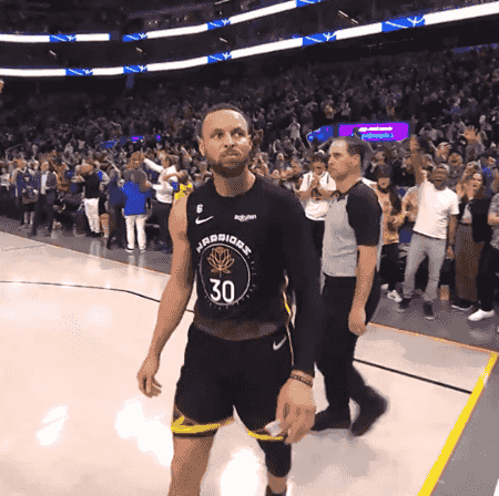 这也行？库里连续十场比赛得分超过逆转Ming与40激战中国队分钟，加时末段广东宏远调整名单以备CBA常规赛 